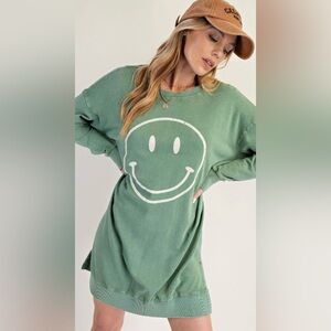 Easel Green Smiley Face Dress